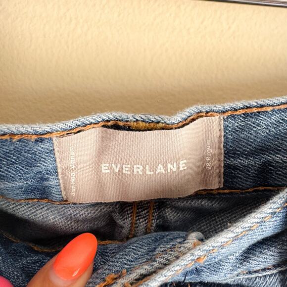Everlane Light Wash Lightweight Relaxed Jeans - 28 Regular - Picture 3 of 6